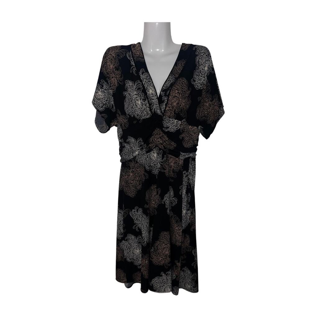 BCBGMAXAZRIA Floral Wrap dress V-neck Empire Waist Size M Brunch Bridal Spring